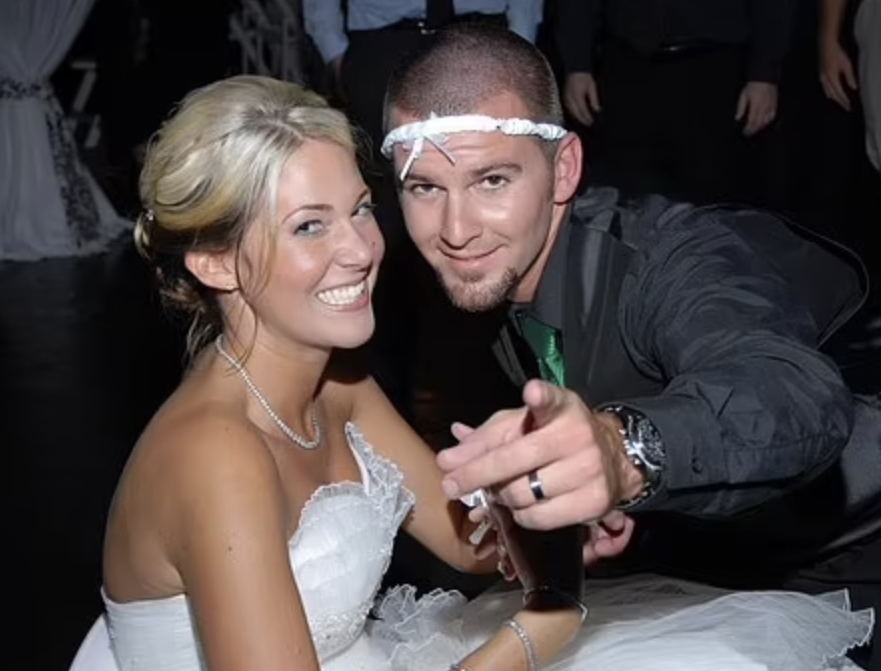 Husband catches his wife in bed with 15 year old boy as police accuse her of rap!ng twins