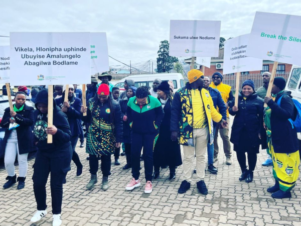 Angry community members protest in court after man allegedly raped his fiancée’s 8-year-old daughter in South Africa