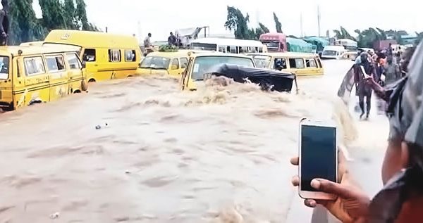 Prepare for heavy flooding this September – Lagos state govt alerts residents of Lekki-Ajah, Meiran, Ajegunle, others