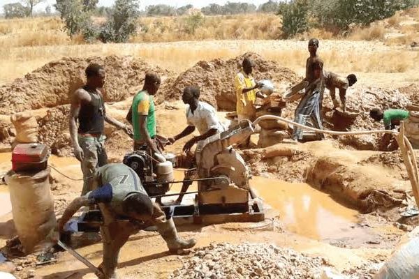 ‘How can a state government that doesn’t issue mining permits know the legal and the illegal miners?’ – Nigerian Miners urge FG to stop states from banning mining activities