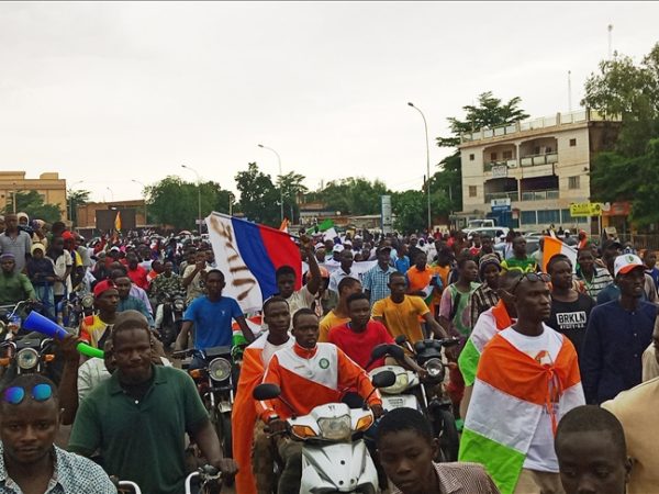 Thousands of protesters take to the streets demanding withdrawal of French troops in Niger