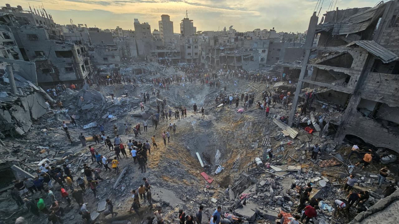 Multiple people reportedly k!lled after Israel dropped four bombs in Gaza refugee camp (videos)