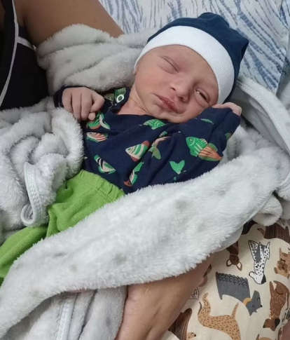 Woman steals newborn baby from sleeping mum in hospital and stuffs him into a bag