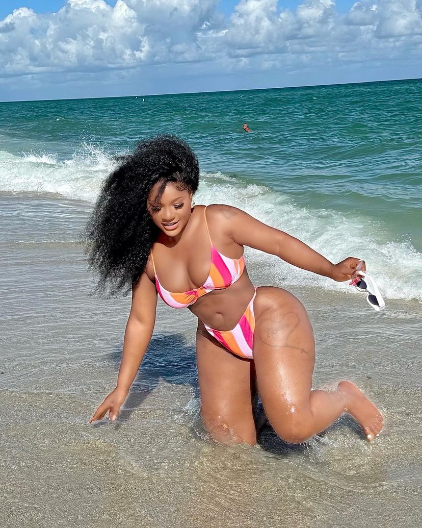 Destiny Etiko shares hot bikini photos