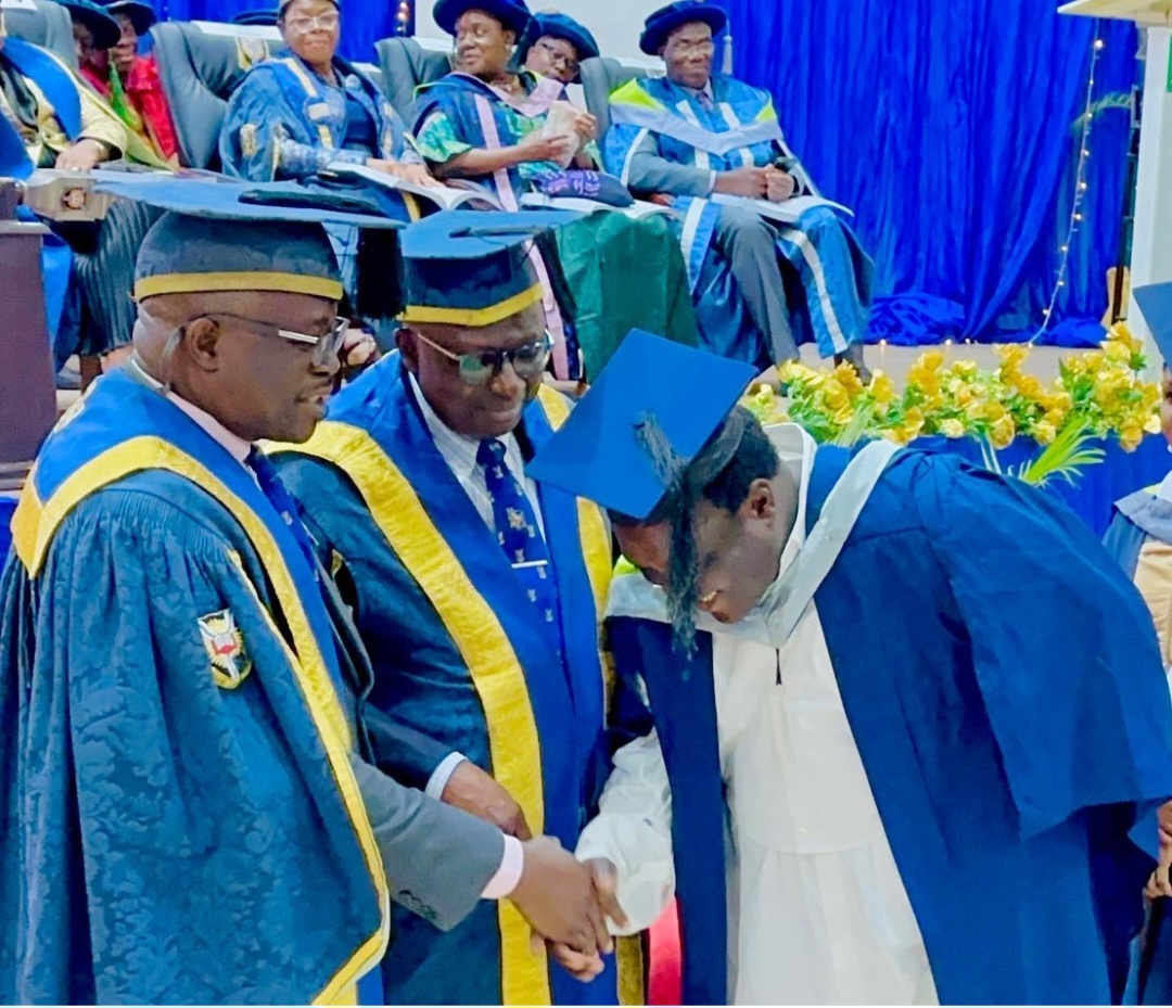 Singer, Saheed Osupa graduates with a Bachelor
