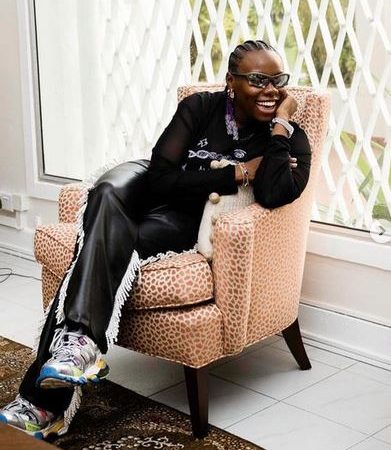 Teni Pledges To Turn Two Fans To Millionaires