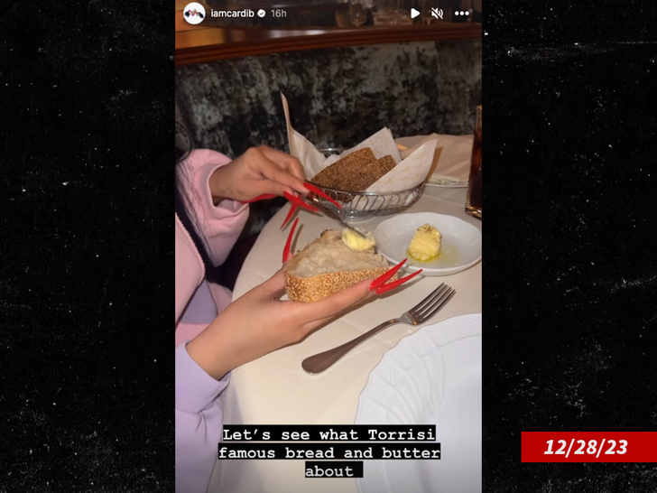 Cardi B and ex Offset hang out in NYC despite nasty split