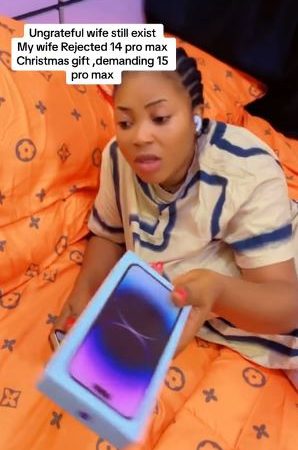 You Are Ungrateful – Man Tells His Wife After She Rejected iPhone 14 Pro Max He Gifted Her, Requests For Higher Version (Video)