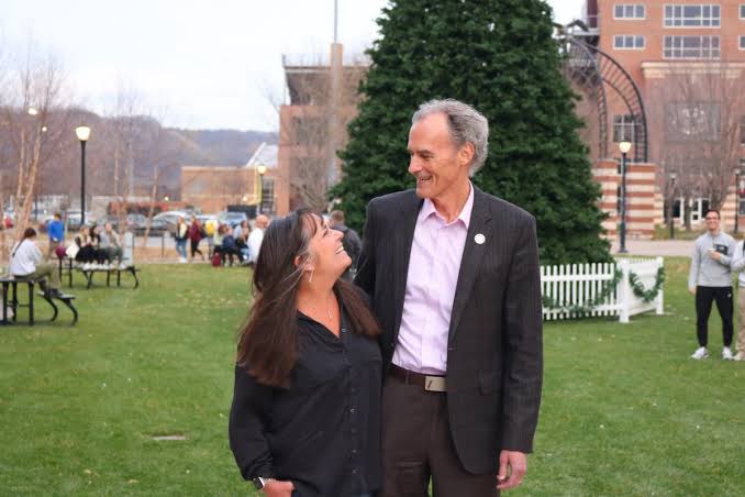 University chancellor fired after filming online p0rn videos with his wife