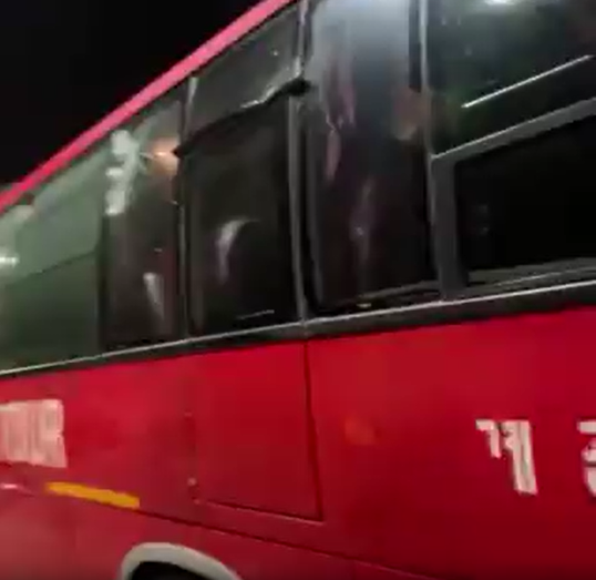 AFCON: Ghana national team bus attacked by angry fans after their elimination (video)
