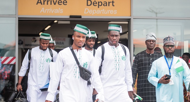 Super Eagles of Nigeria squad arrive in Côte d’Ivoire for 2023 AFCON (video)