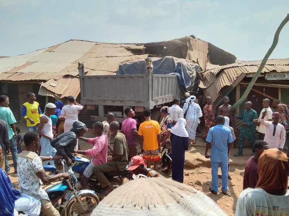 Many residents escape death as truck rams into houses in Oyo town