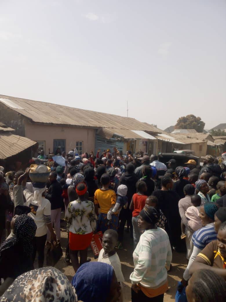 Angry Plateau women raid shops, seize and destroy alcoholic drinks making their husbands 