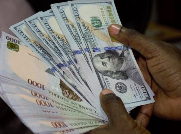 Naira exchanges at N1,440/$ in parallel market