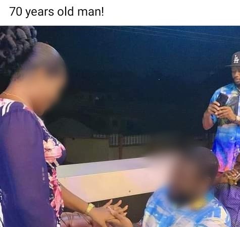 Does a king kneel before his subjects? – Nigerian men mock man for kneeling to propose to his girlfriend