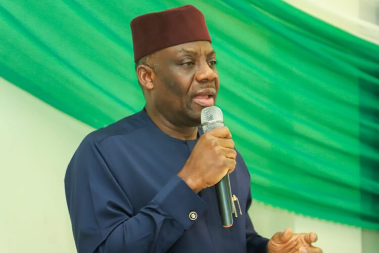 FG issues Executive Order on health workers leaving Nigeria