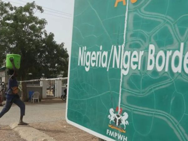 Niger reopens border with Nigeria