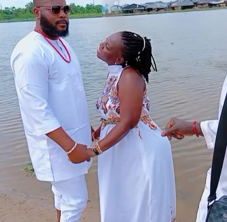Nigerian traditionalists hold their wedding ceremony by riverside