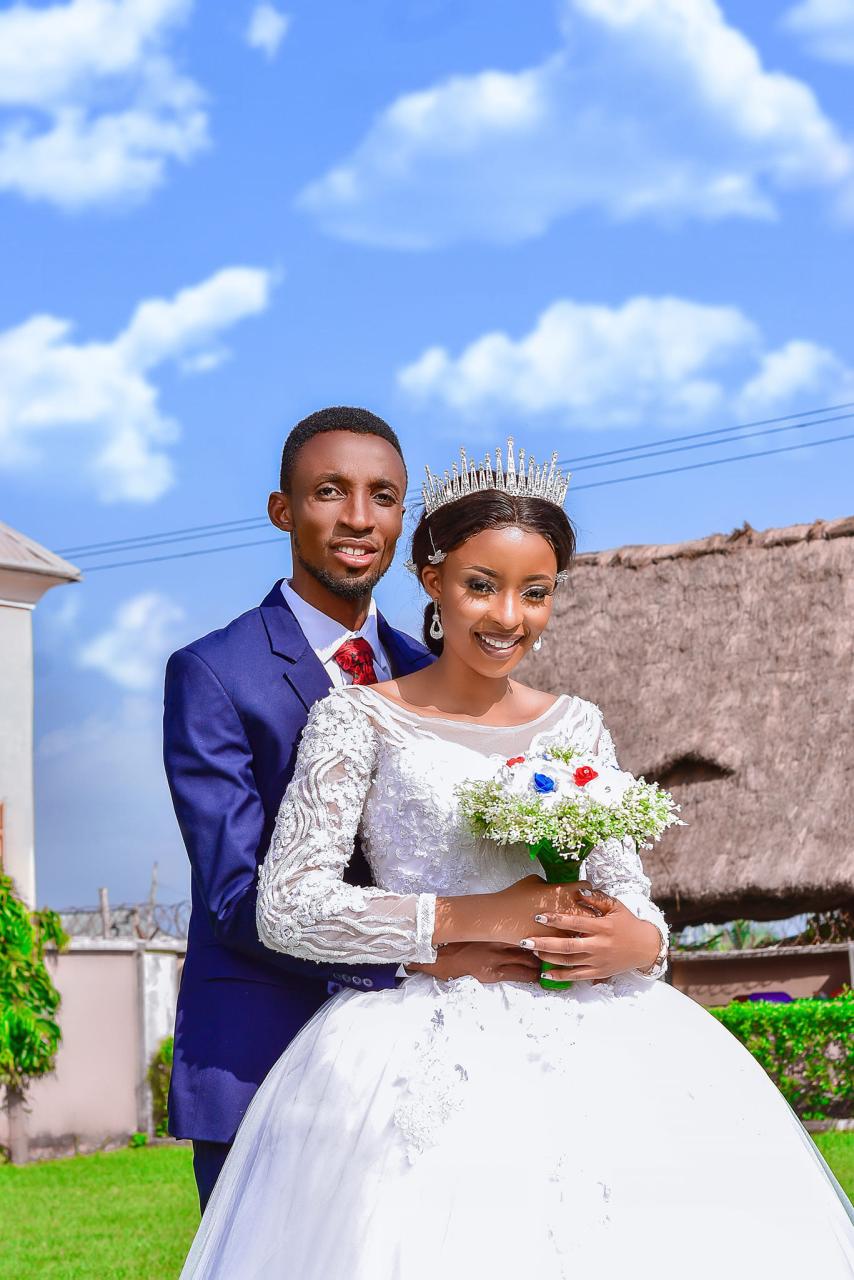 Your wives are respecting God and honouring you - Nigerian man tells cheating husbands after seeing the caliber of men in his wife