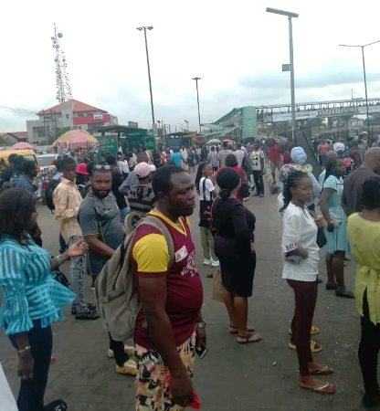Residents stranded as fuel scarcity bites hard in Lagos (photos)