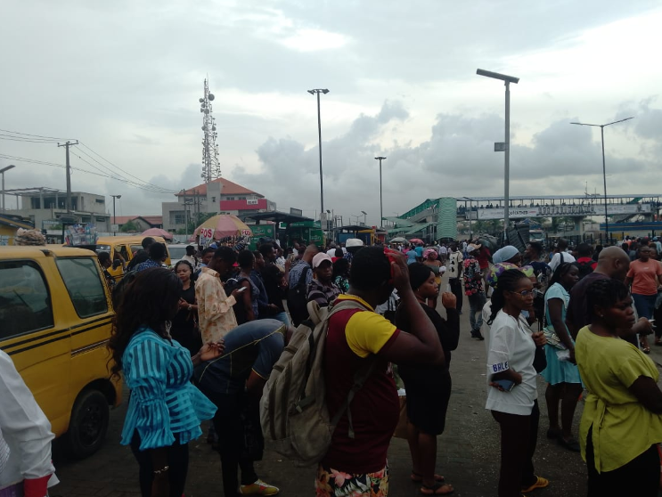 Residents stranded as fuel scarcity bites hard in Lagos (photos)