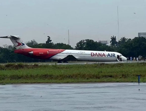 Dana Air plane skids off Lagos airport runway