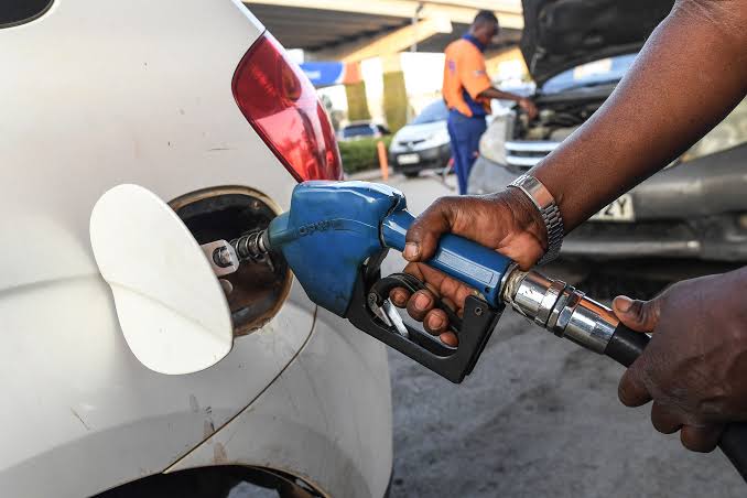 Oil marketers propose N550/litre fuel price to Dangote refinery