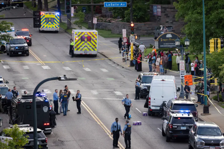 Mass shooting in Minneapolis neighborhood leaves police dead and five people injured