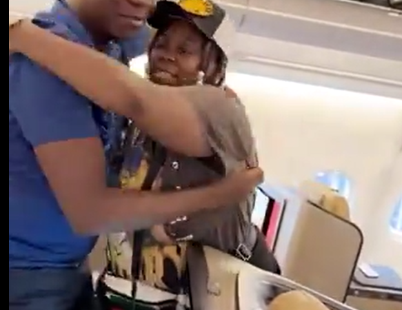 Nigerians drag singer Teni for ‘disrespecting’ former President Muhammadu Buhari and prostrating before socialite IBD Dende after they met on a flight