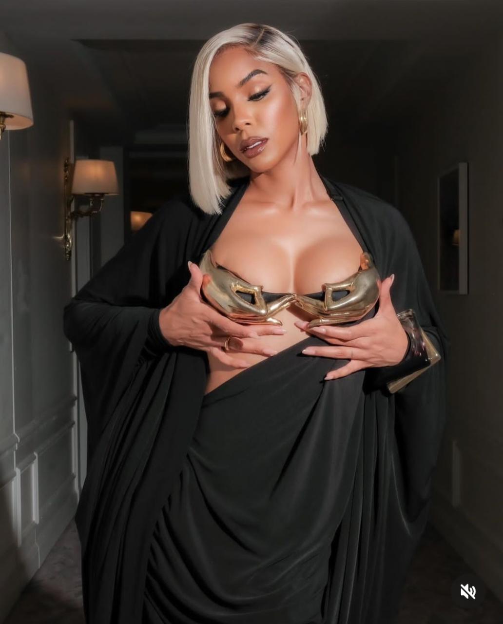 Kelly Rowland exposes cleavage and underboobs in revealing dress (photos)