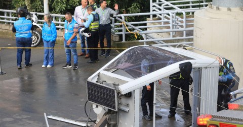 One killed, over 20 injured as cable car collapses, leaving around 250 people stuck in cable cars on the line