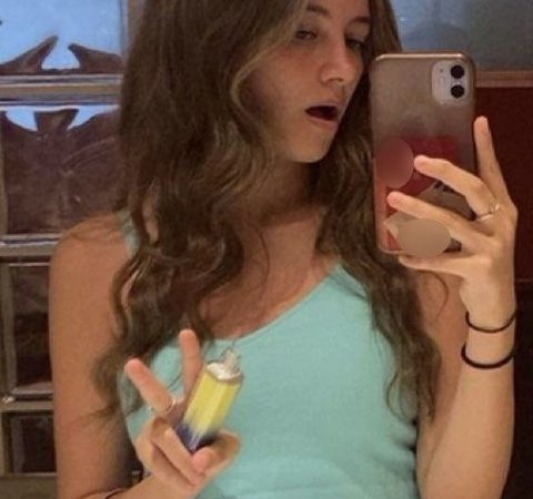 17 year old girl’s lung burst after vaping the equivalent of 57 cigarettes a day