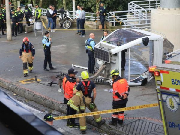 One killed, over 20 injured as cable car collapses, leaving around 250 people stuck in cable cars on the line