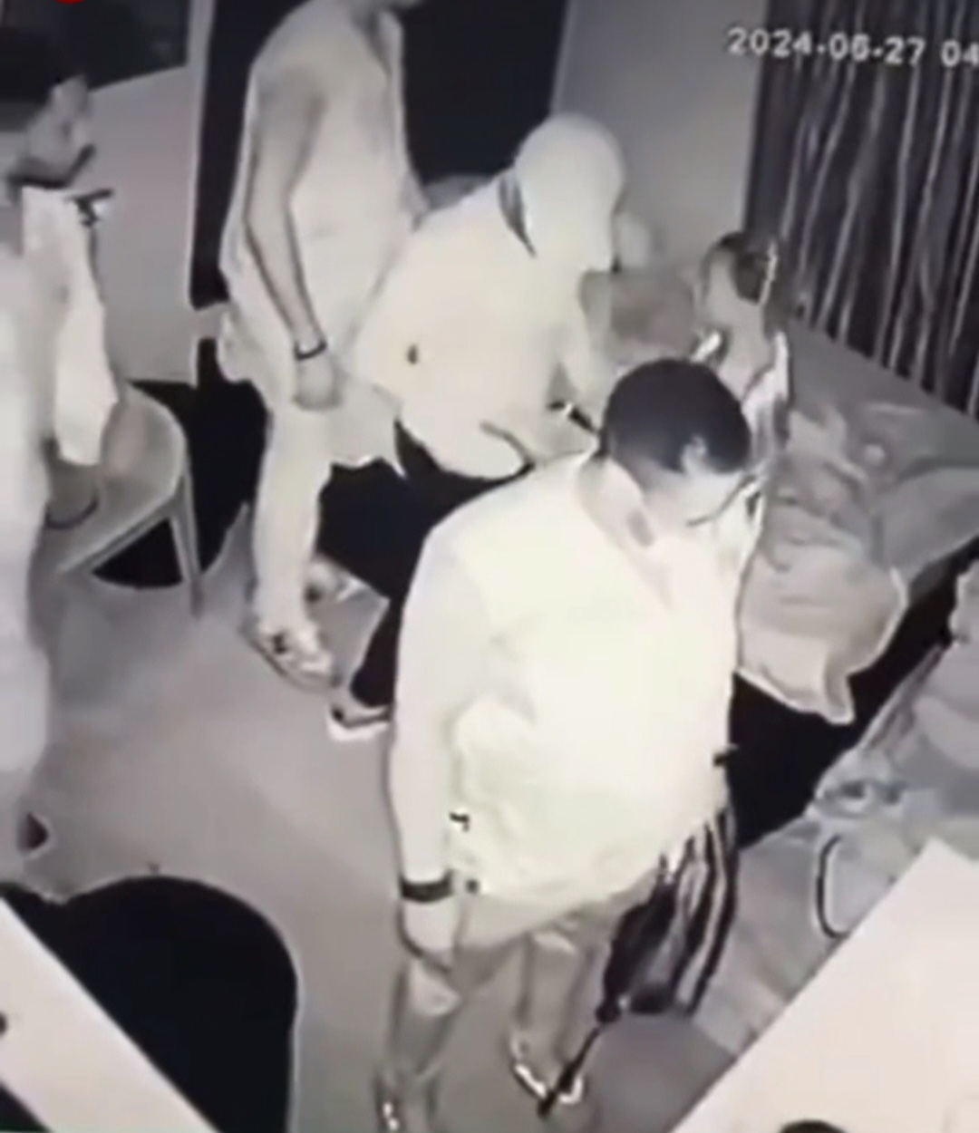 Moment alleged EFCC officials assaulted staff as they invaded two hotels owned by the same person in Isashi (video)