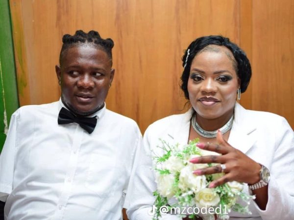 Man who lost both arms in an accident while working weds his woman