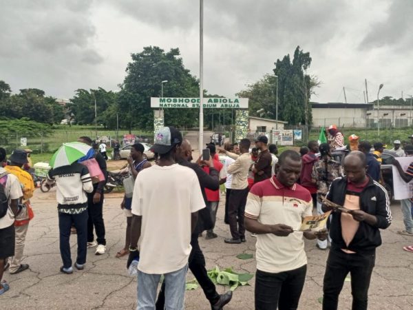 #EndBadGovernanceInNigeria: Protesters change tactics, move to occupy Abuja Monday