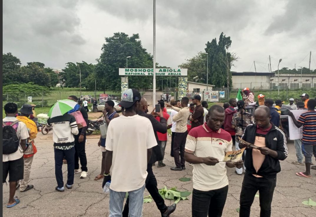 #EndBadGovernanceInNigeria: Protesters change tactics, move to occupy Abuja Monday
