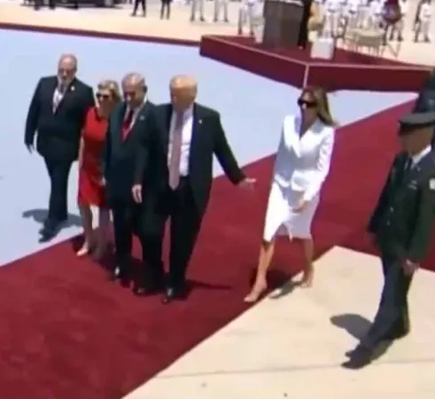 Melania Trump reveals why she sl@pped Donald Trump’s hand away when he tried to hold her in Tel Aviv