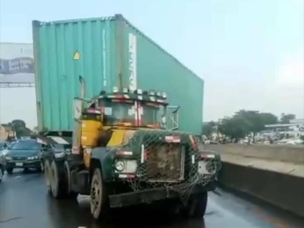 Containerized truck crushes revenue collector to d3ath on Lagos-Ibadan expressway