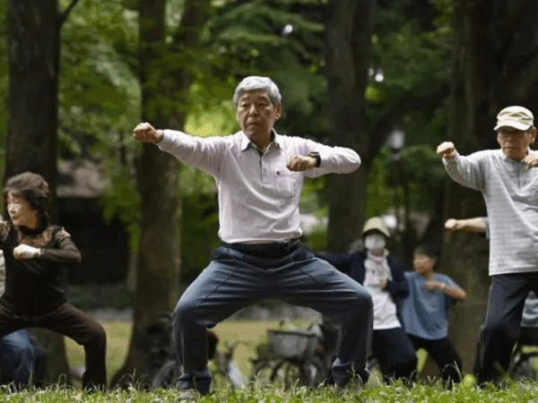 Japan sets new record with almost 100,000 centenarians